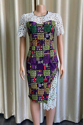 Schickes Midi-Spitzenkleid mit kurzen Ärmeln